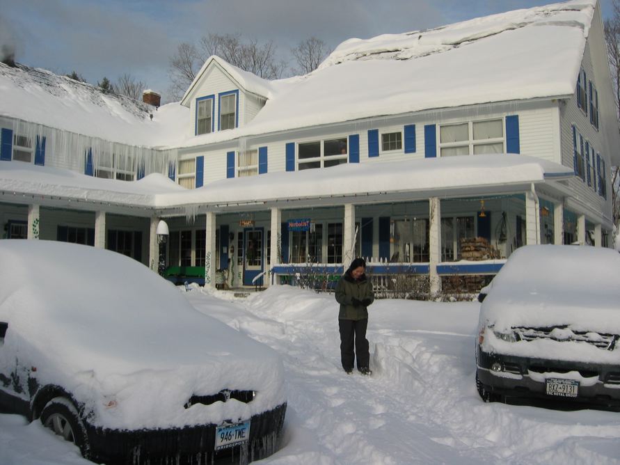 Londonderry Inn, VT, after snowstorm